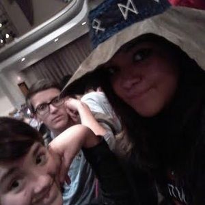 Meet your Posher, Kendra